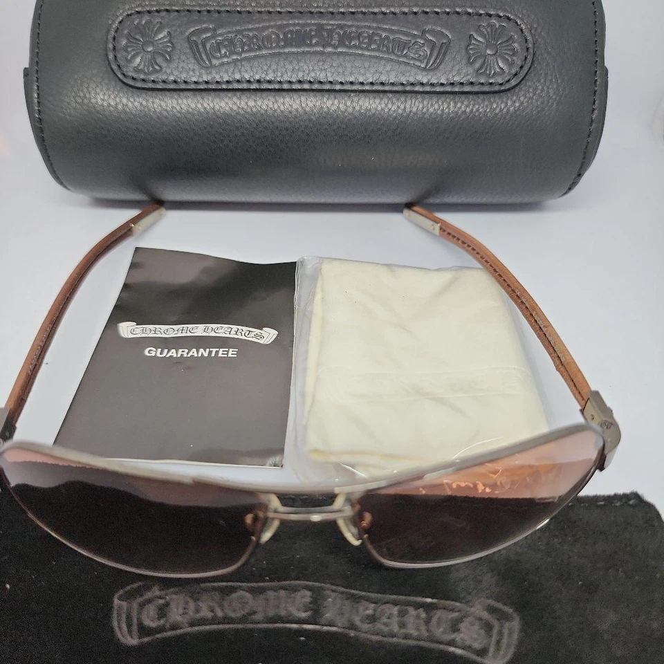 Gafas de sol CHROME HEARTS lágrima rojas antidisturbios marrón auténticas con estuche Foto 2 de 4