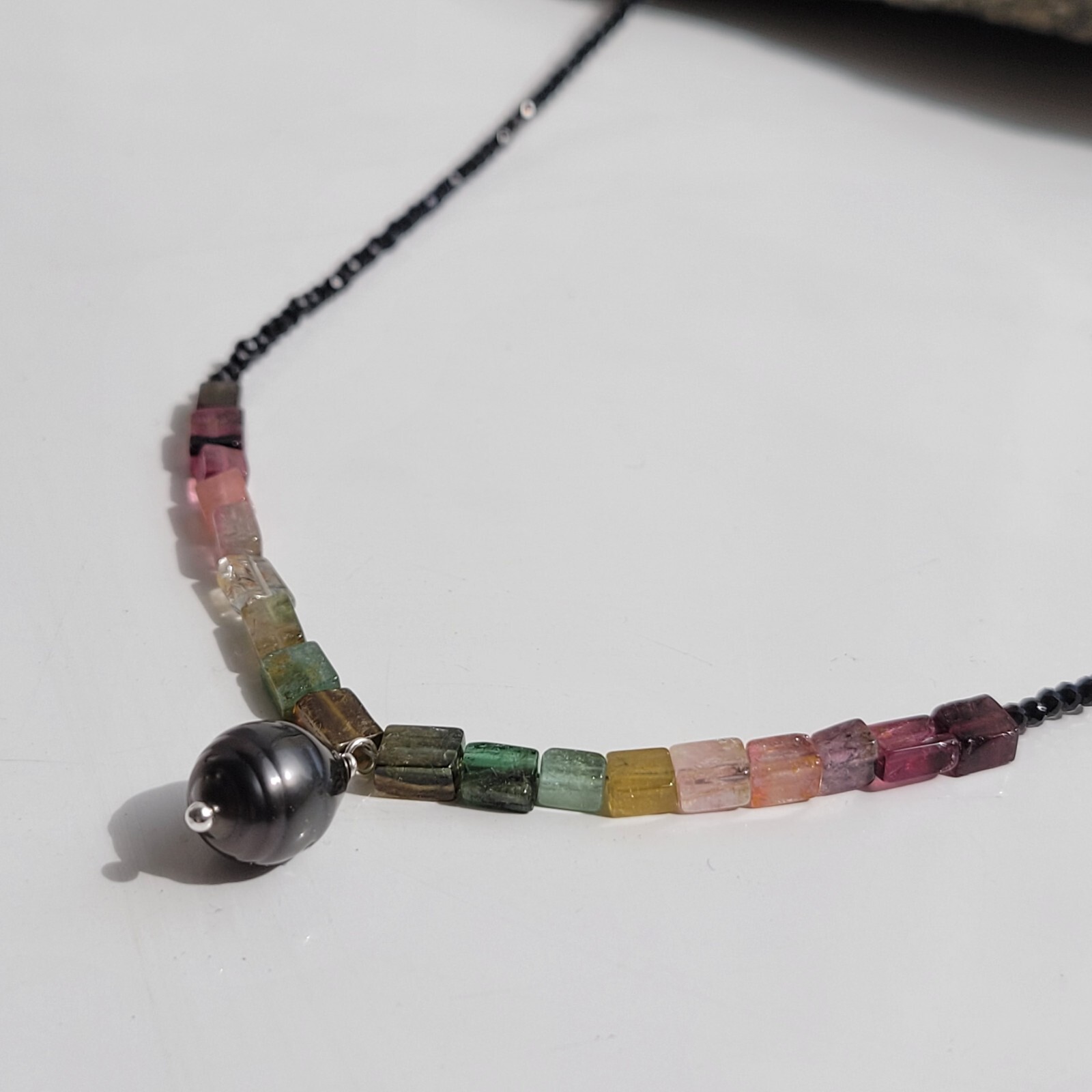 Collier en argent avec véritable perle noire de Tahiti, cadeau d'exception
