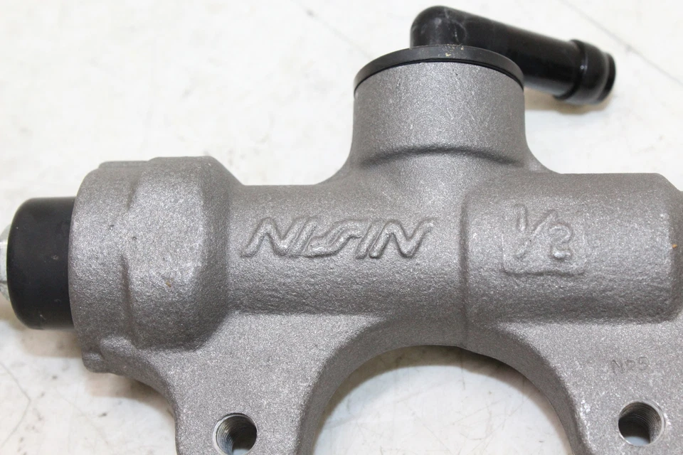 Yamaha Yzf R6s 2006 cilindro maestro de freno trasero con depósito Foto 3 de 4