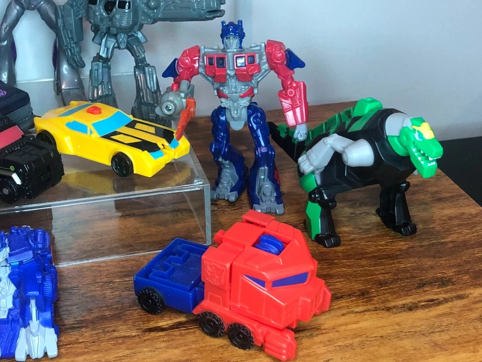 Lote de 23 juguetes coleccionables MC DONALDS/Burger King/Hasbro y otros Transformers Foto 3 de 4