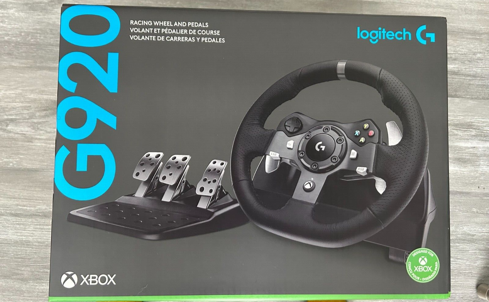 Logitech G920 Force Shifter and Racing Wheel for Xbox One Bundle
