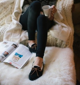 ugg dakota black