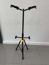 Hercules Stands  Dual Guitar Stand with Auto Grip System