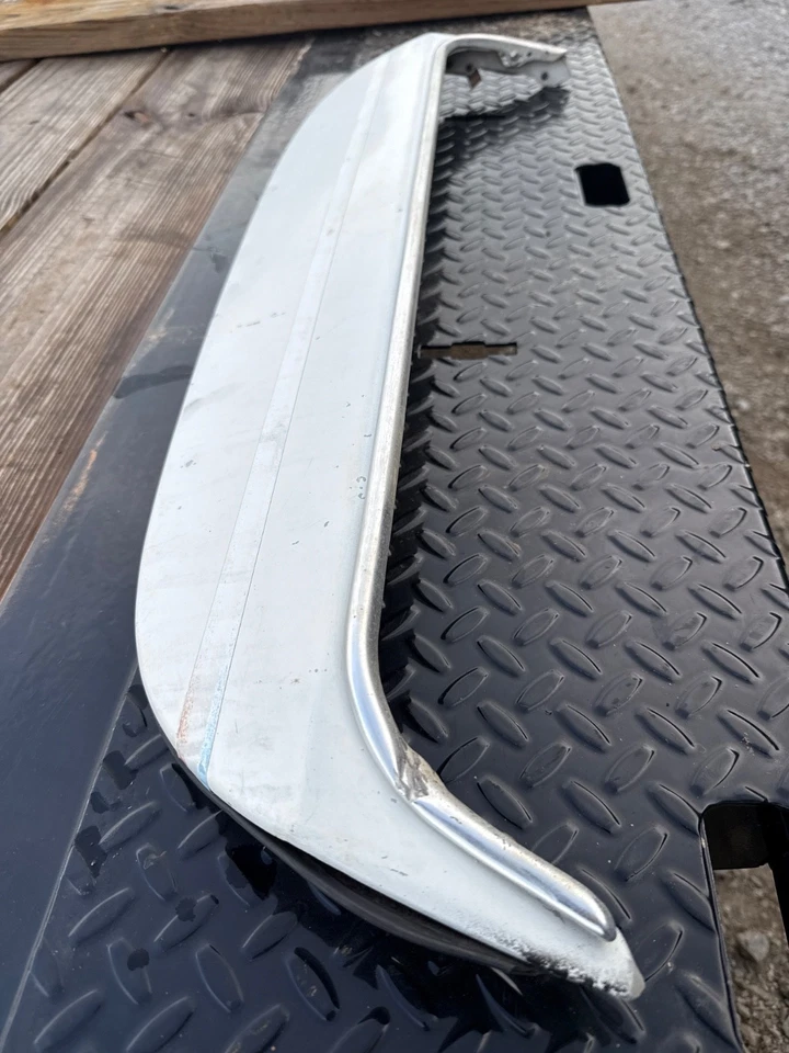 Chevrolet Caprice Impala 1971-1976 faldón guardabarros pasajero derecho SOA 74 Foto 2 de 4
