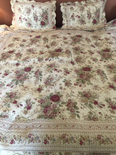 VTG 90s Coverlet Quilt Floral 84x86 Scalloped Edges  2 Pillow Shams Cottage