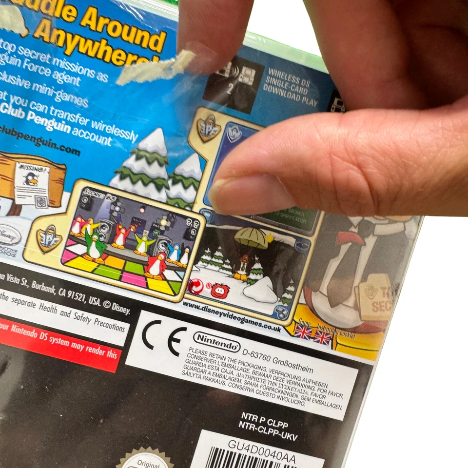 Club Penguin Elite Penguin Force Nintendo DS UK Region Free New Damaged Seal - Image 3 of 3