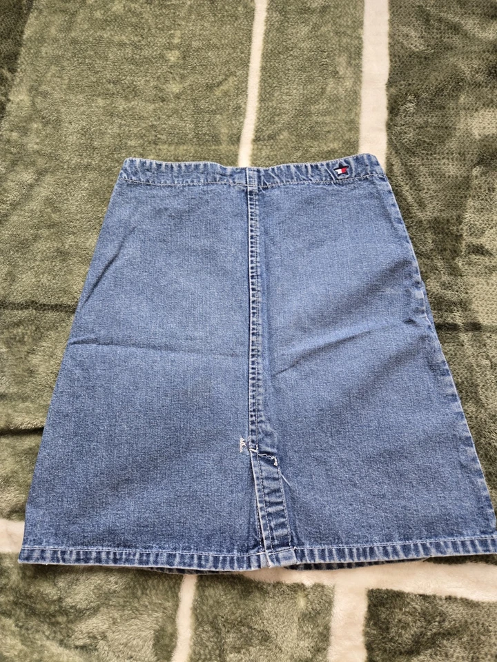 复古女孩 8 码 Tommy Hilfiger 牛仔裙 Y2k — 第 2/4 张图片