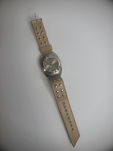 Vintage No Boundaries Wristwatch Watch Womens Silver Tone Brown Studded Strap - Picture 3 of 10