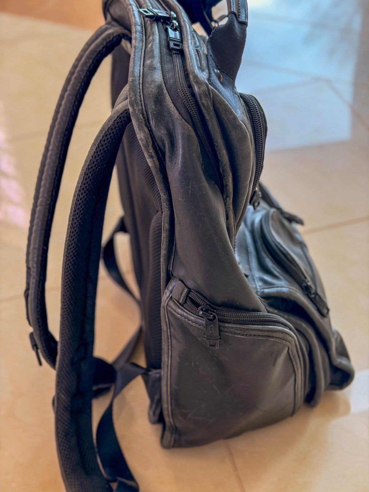 TUMI Alpha Backpack 100% Leather Model 96173dh - image 3