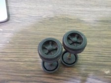 vintage no name set of 4 plastic tires 2 axles for parts