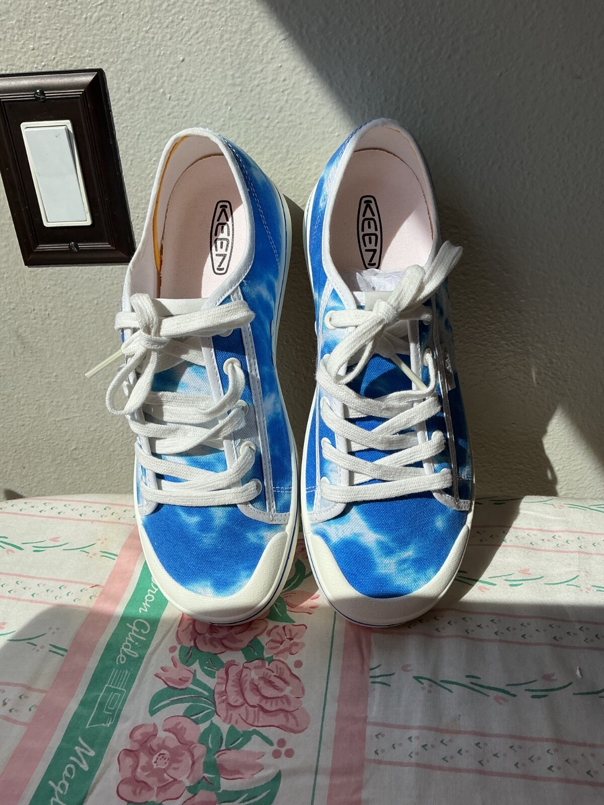 Nuove scarpe da tennis Keen donna in tela taglia 10 blu bianco cravatta Elsa Lite