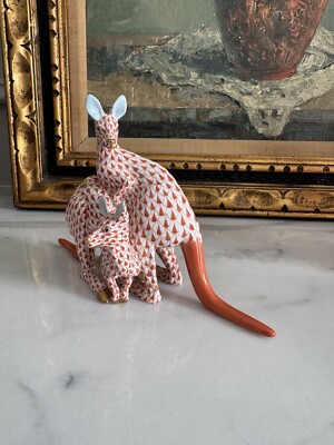 Herend Orange Double Kangaroos Figurine 5''x8'' rust - Small ear chip