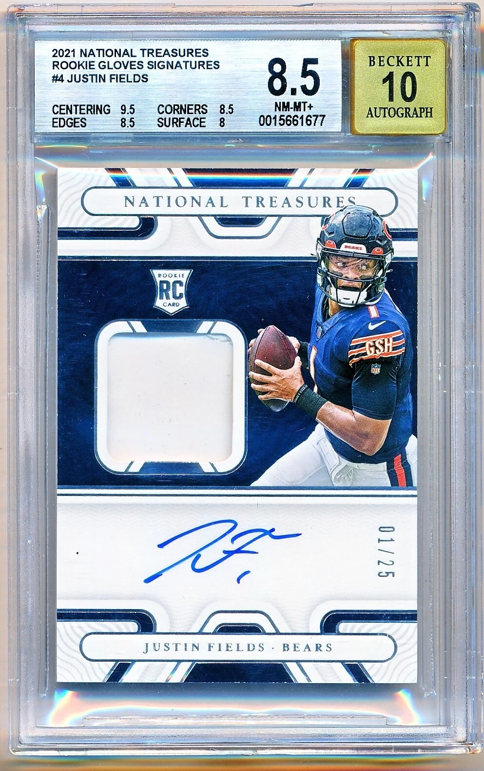 Justin Fields Panini National Treasures Rookie Gloves Signatures #JF Holo Silver