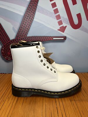 Doc Martens “Vegan White” Combat Boots (27213 8) Eye Men’s Size 10 NEW 