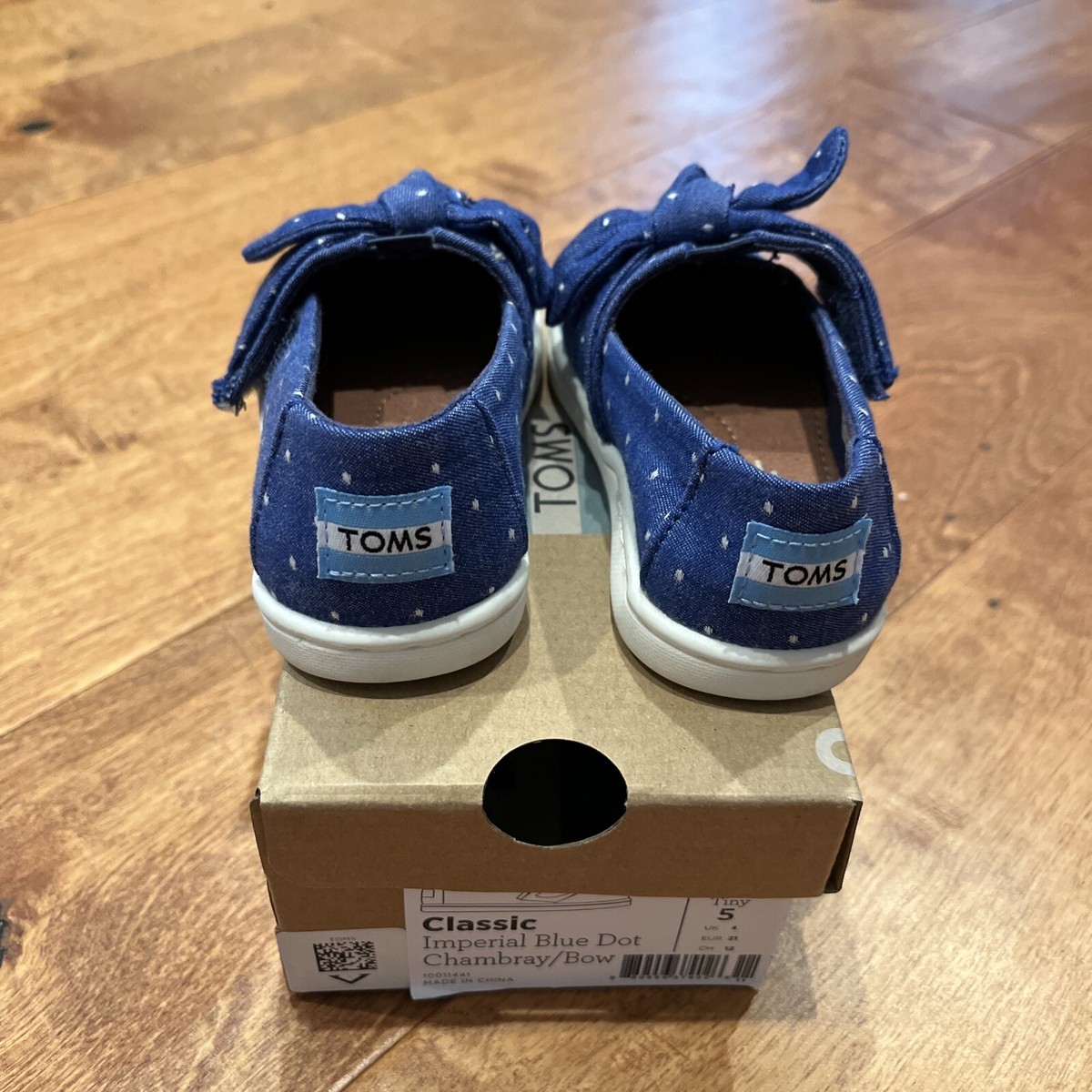 PREOWNED Little Girls Tiny Toms Imperial Blue Dot Chambray Bow