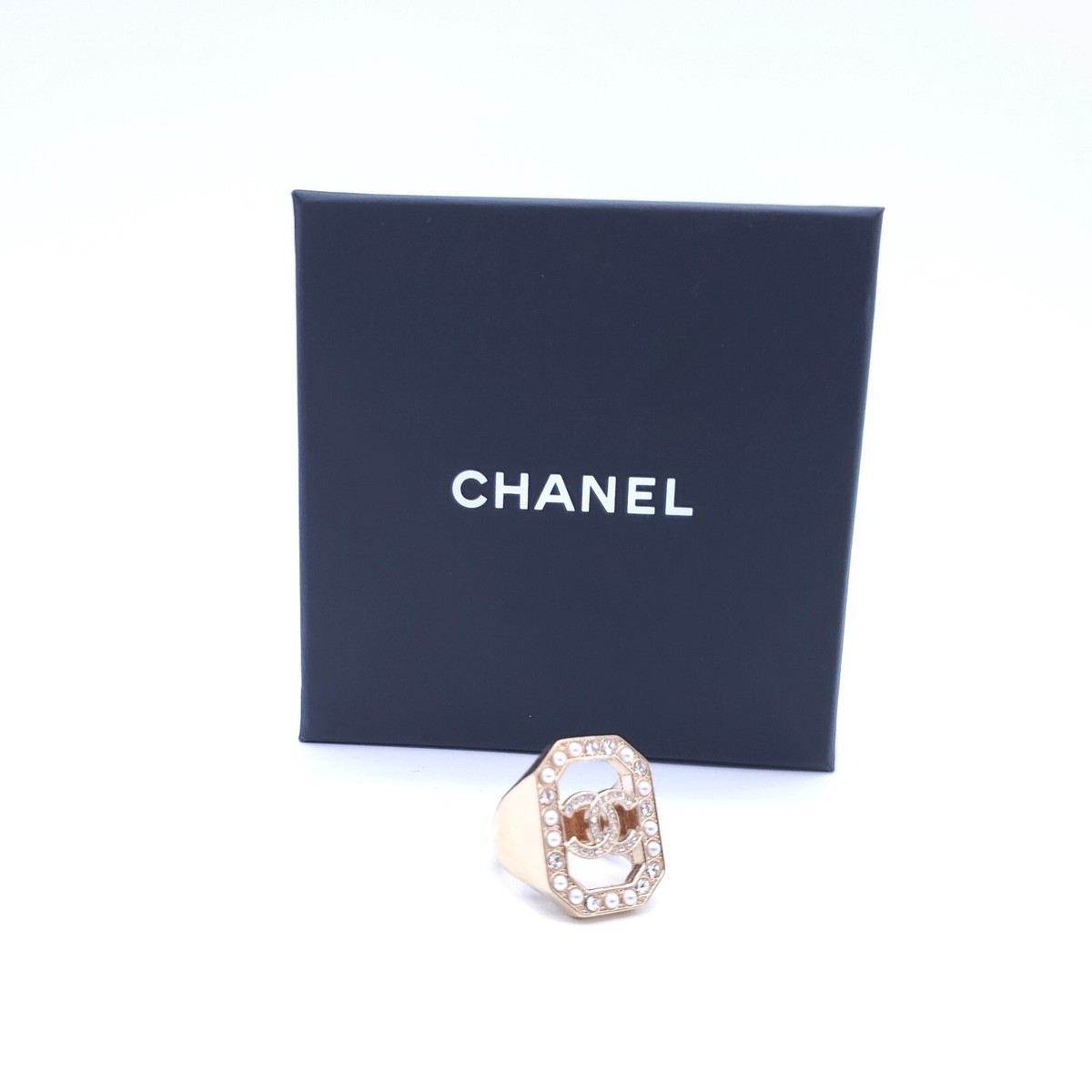 2023/24秋冬◆送料込【CHANEL】指輪 ゴールド クリスタル ABB775 CHANEL RING GOLD PEARLY WHITE & CRYSTAL ABB775 B14169 NR657