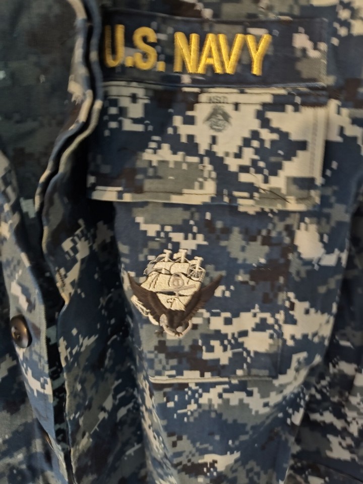 US Navy Uniform Digital Camo Blue Button Up Shirt Men's Size Medium