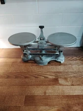 Vintage Welch Scientific Double Pan Balance Scale USA 10 Grams