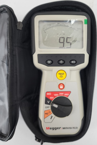 Megger MIT410-TC/3 Megohmmeter 0-1000 MΩ 50-500V with Case and Leads, working.