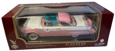 Road Legends 1955 Ford Fairlane Crown Victoria 1:18 Scale Die cast