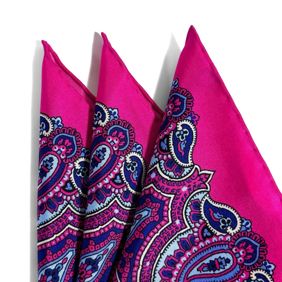 Cuadrado de bolsillo de seda cachemira floral fucsia y azul marino (enrollado a mano en Inglaterra) Foto 2 de 4