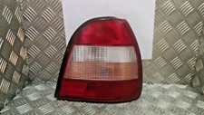Feu arrière Nissan SUNNY