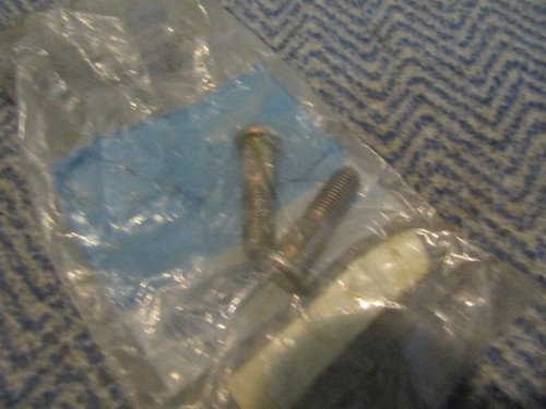 NOS 1990 1991 1992 1993 FORD FESTIVA WHEEL HUB STUD BOLT BOLTS 2X F0BZ-1107-B - Picture 2 of 3