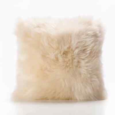 Bowron einseitiges Lammfellkissen, 35 x 35 cm in Champagner