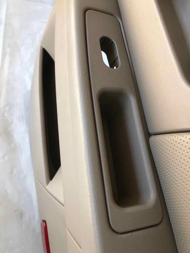 2004 - 2007 Ford Taurus Sedan painel de acabamento da porta traseira 4 portas lado direito do passageiro - Imagem 4 de 4