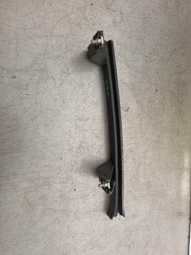 Rail de pare-brise de porte