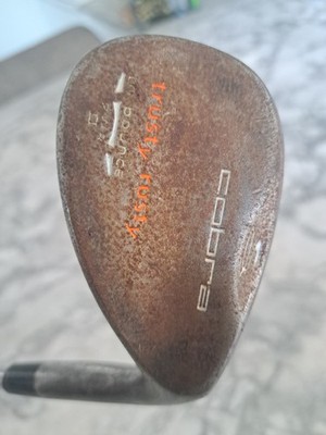 HERVORRAGENDE COBRA TRUSTY RUSTY TRI-BOUNCE PWR II SANDWEDGE, 55' LOFT, RECHTSHÄNDER