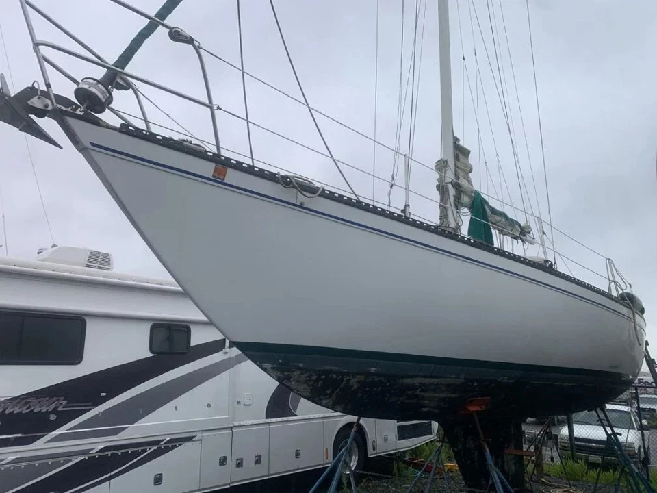 LANCER 36 SAILBOAT - YANMAR ANACORTES WASHINGTON COMPLETE 2025 SURVEY AVAILABLE - Image 2 of 4