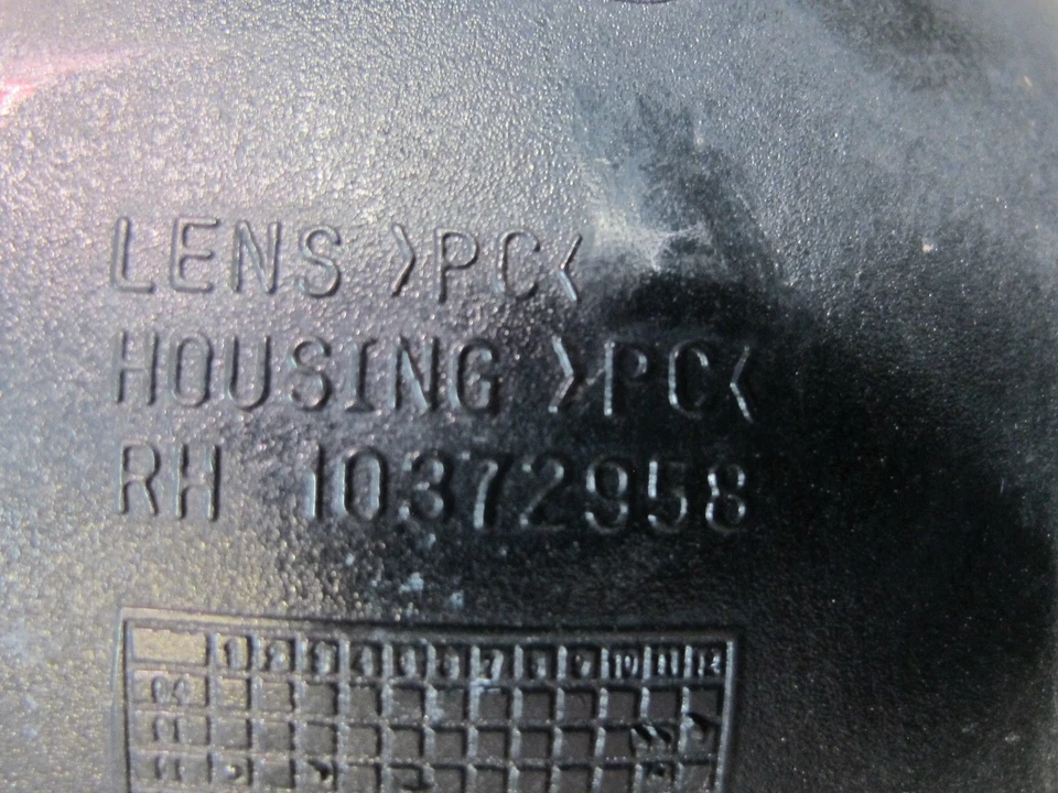 07-10 SATURNO CIELO DELANTERO DERECHO INTERMITENTE LUZ ANTINIEBLA OEM Foto 3 de 4