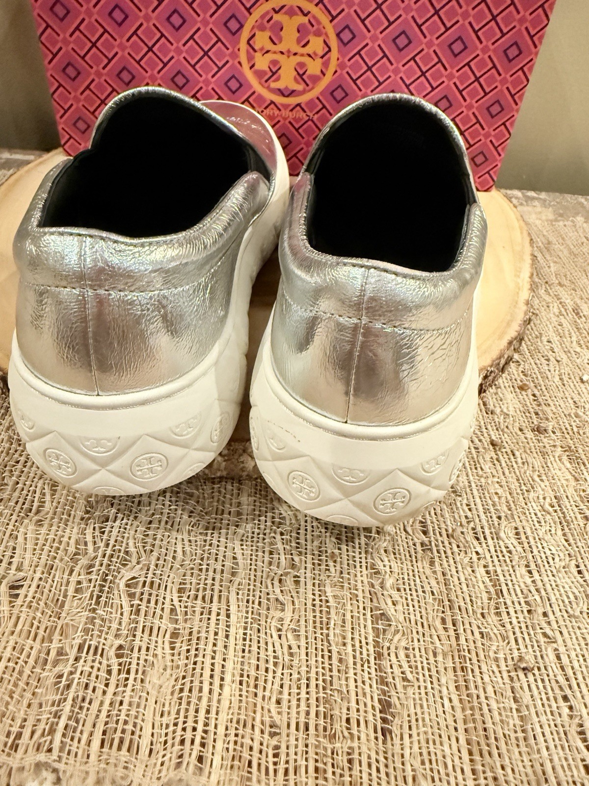 Tory Burch Ladybug Silver Metallic Woman Slip-On Sneakers Shoes Sz-7.5 thumbnail 9