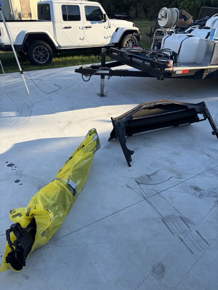 Jeep Gladiator Soft Top - Image 3 of 4