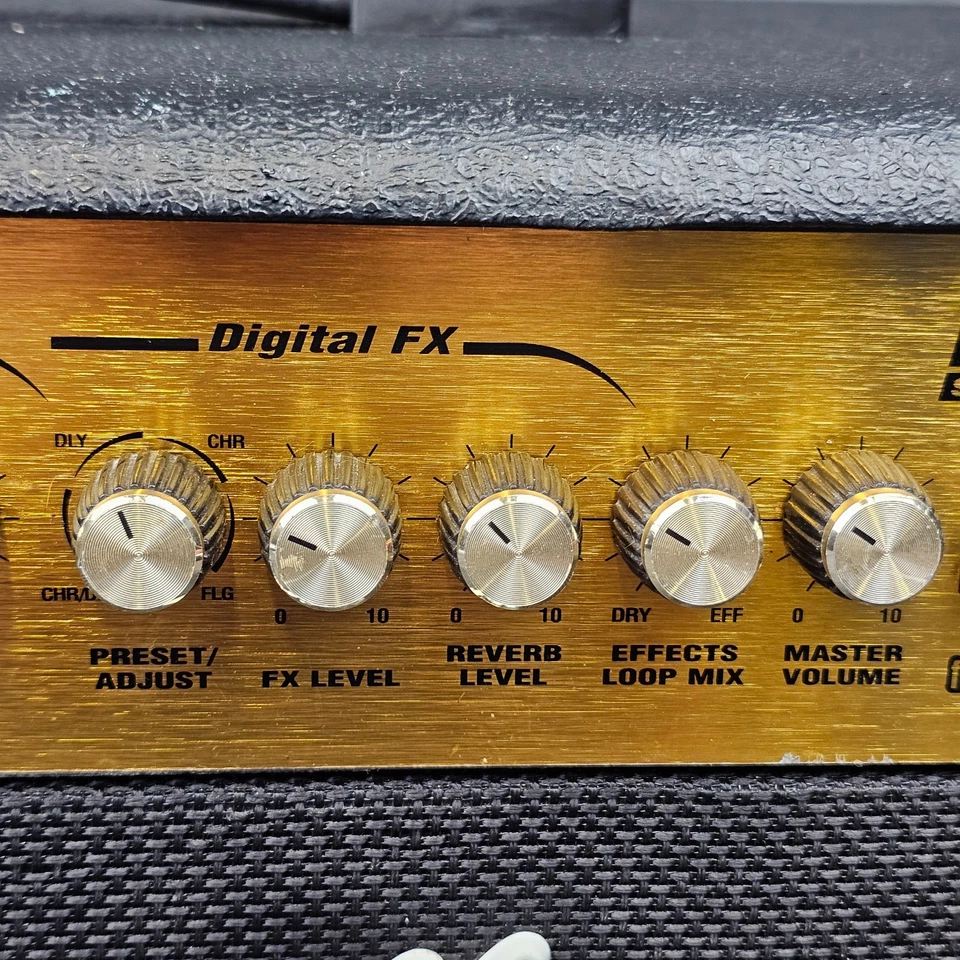 Marshall MG100HDFX Amplificatore Chitarra Stato Solido 100W Effetti Digitali FX Stage - Immagine 4 di 4