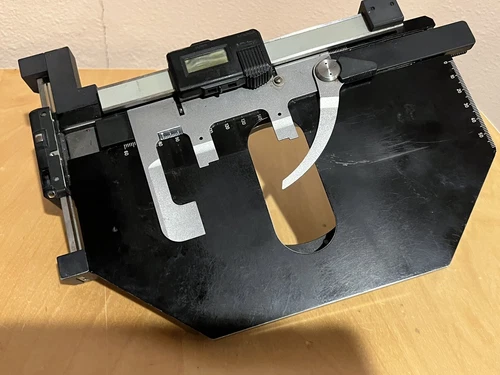 Zeiss Stage With Mitutoyo Stage Micrometers For Parts