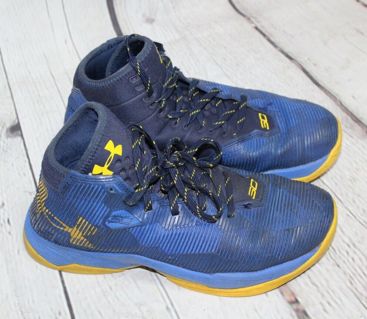 MD ~ Under Armour Stephen Curry Basketball Shoes. Sz: 7Y Blue