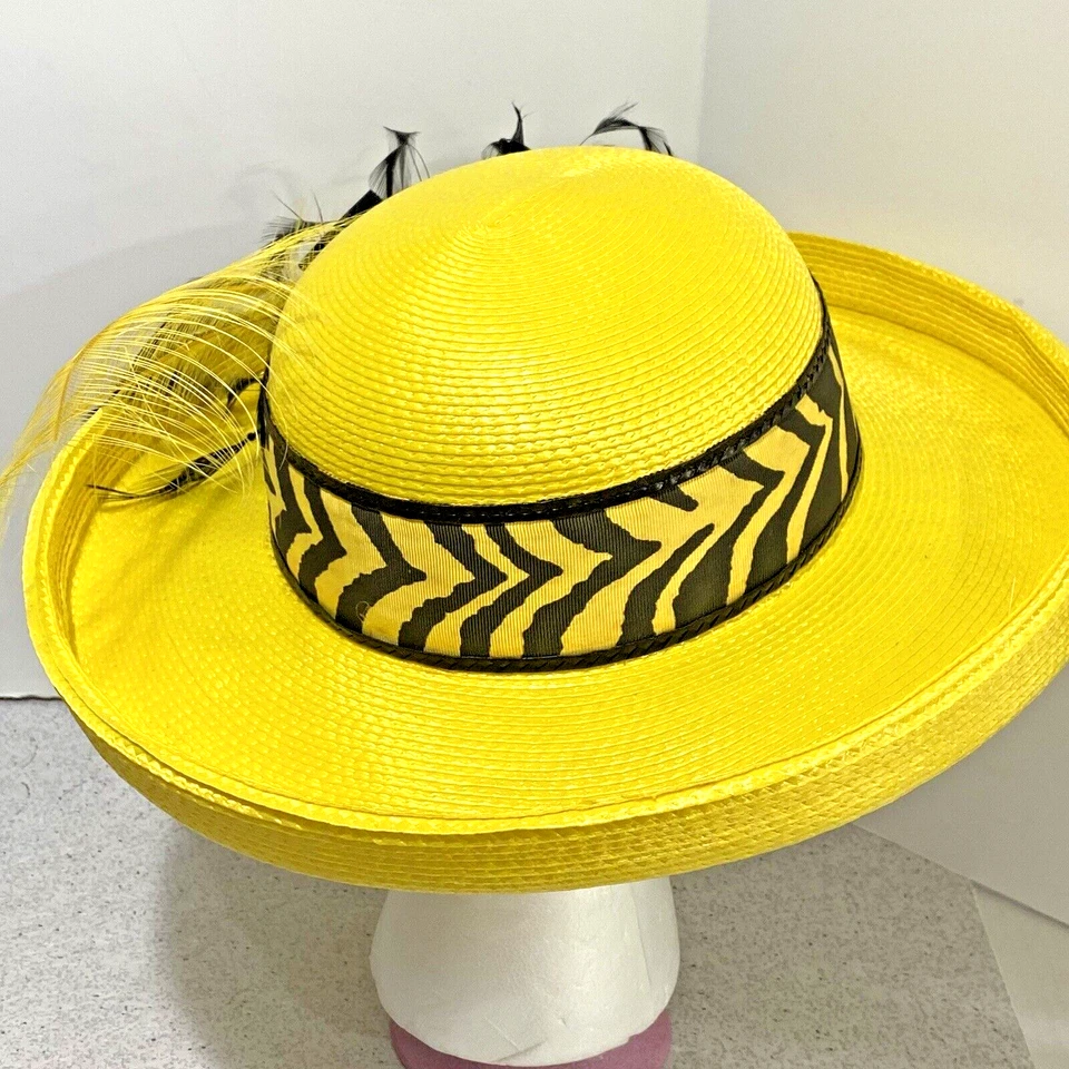 Vintage 80's Yellow & Black Deborah New York Straw Sun Hat Wide Brim w/ Feathers - Image 4 of 4