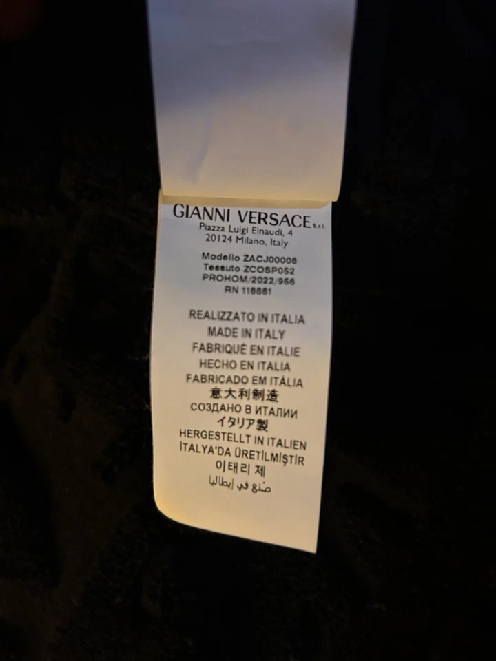 Bata Versace negra M con cinturón Foto 4 de 4