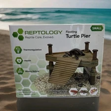 Penn-Plax Reptology Floating Turtle Pier & Basking Platform, 6" x 7.25" x 8"