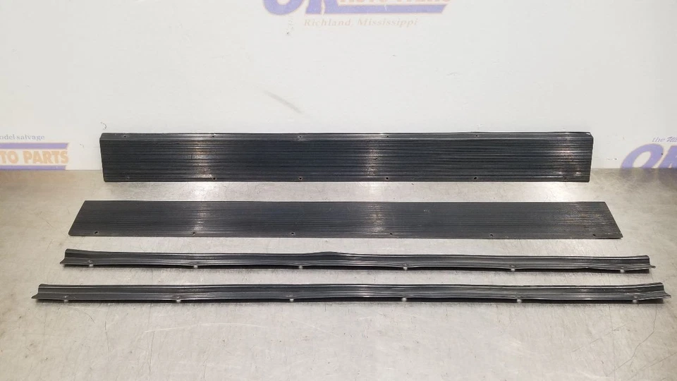 1973 PORSCHE 914 INTERIOR PORTA SOLEIRA PLACA ARRANHADOR CONJUNTO DE ACABAMENTO PAR PRETO - Imagem 2 de 4