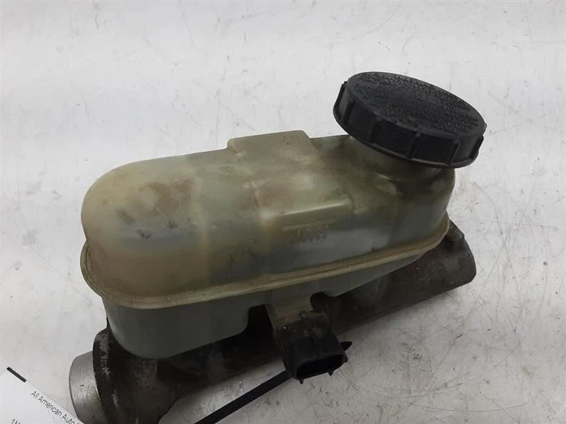 Brake Master Cylinder Without Traction Control 97-03 Mercury Sable 3F1Z2140AA - Imagem 2 de 4