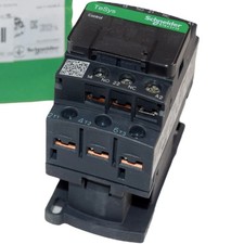 NEW Schneider LC1D09B7 TeSys Control Contactor 3 Pole 9A 24V AC Coil