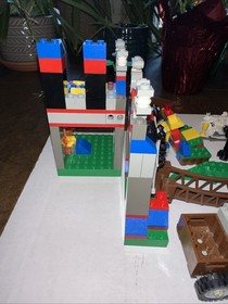 LEGO Adventurers Jungle Amazon Ancient Ruins 5986 Most of the Parts w/Sun Disk