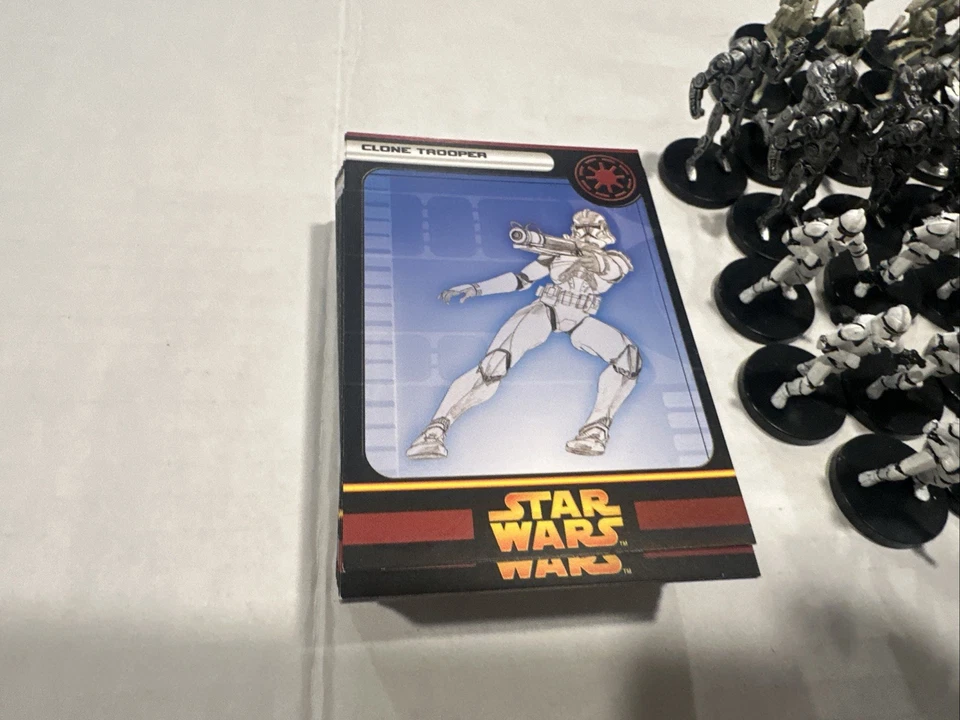 Star Wars Miniatures Revenge of the Sith Trooper Droid Lot - Image 4 of 4