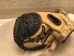 mizuno left handed catchers mitt