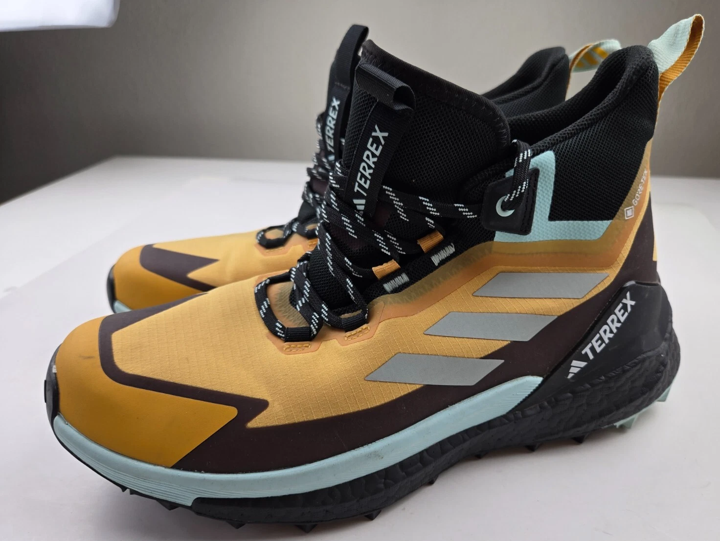 Womens shoe hiking, Terrex, sz 10.5,