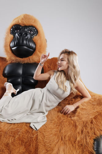 Gorilla Inflatable Luxury Sofa Furry Furniture for Lounging, Gaming, Movie Night - Picture 25 of 69