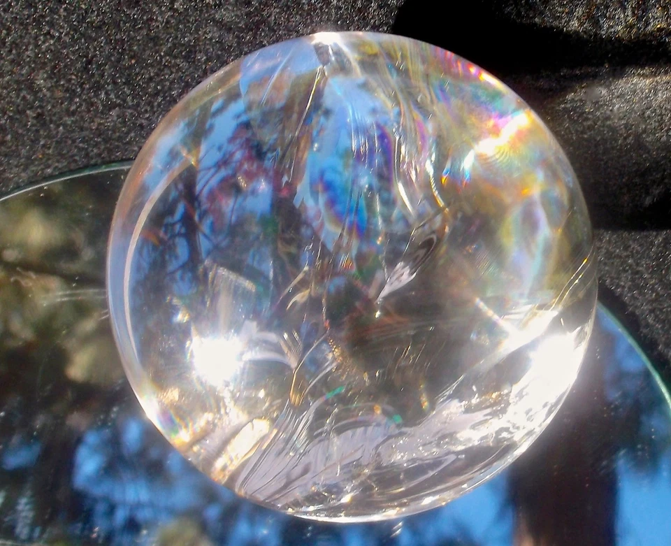 QUARTZ SPHERE DOUBLE RAINBOW 444 GRAMS 65MM BRIGHT RAINBOW INCLUSIONS - Image 2 of 4